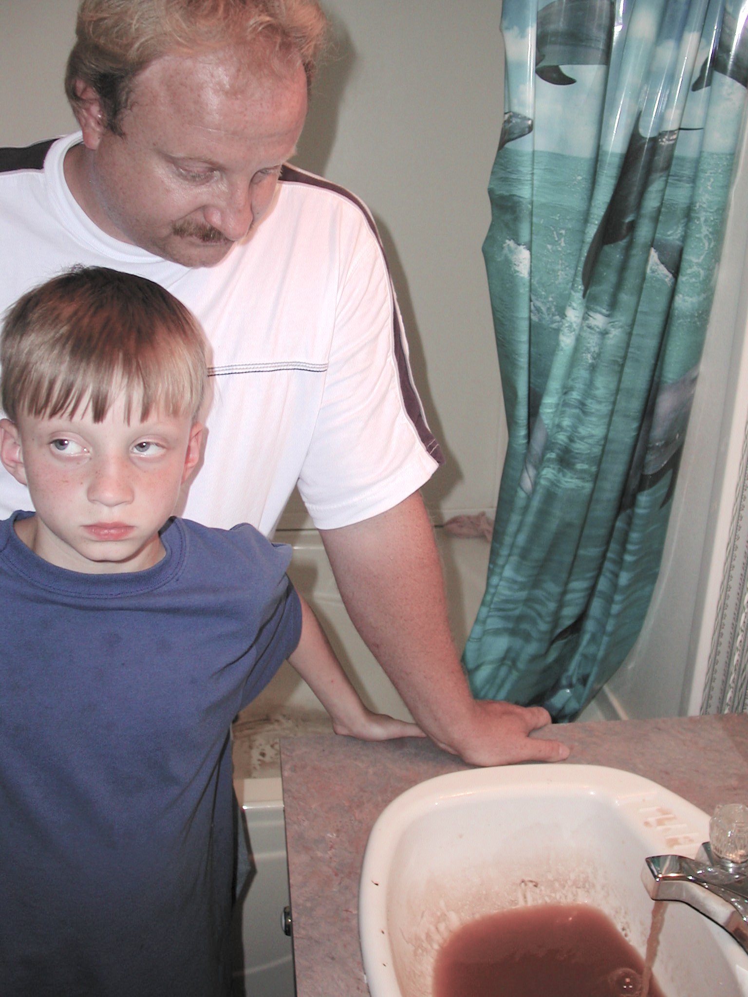 water1-1 Family suffering of water contamination